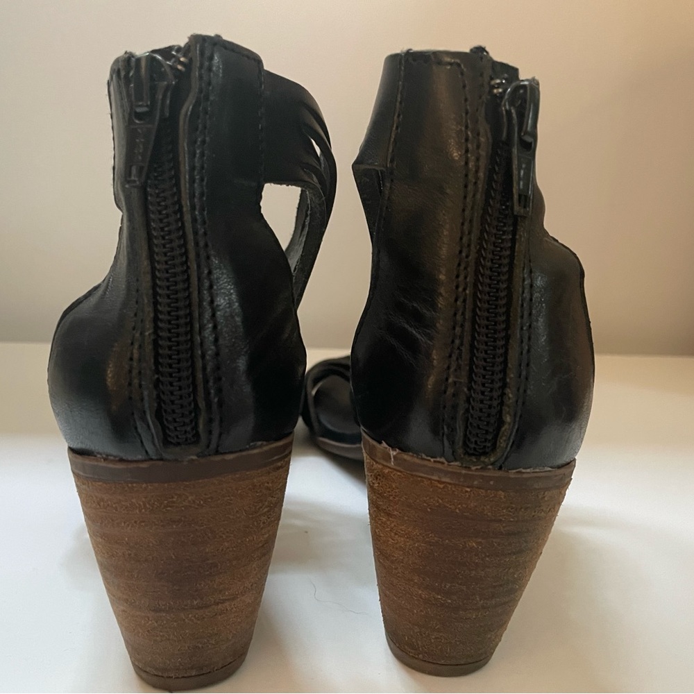 Italian sandals - Picture 2 of 7